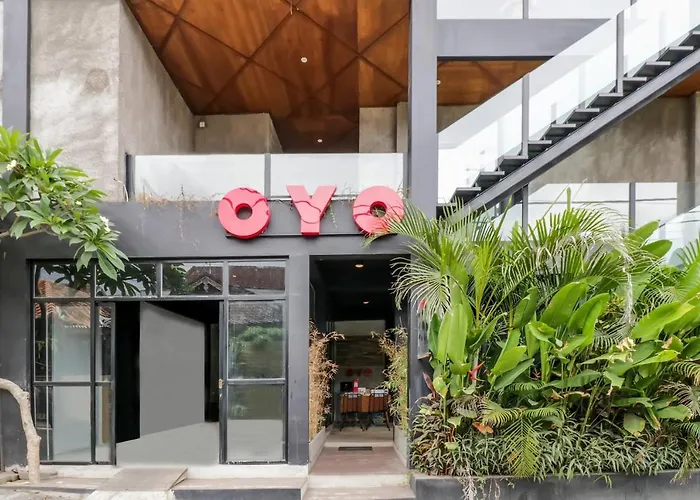 Oyo 2136 Escotel Krisnantara ホテル